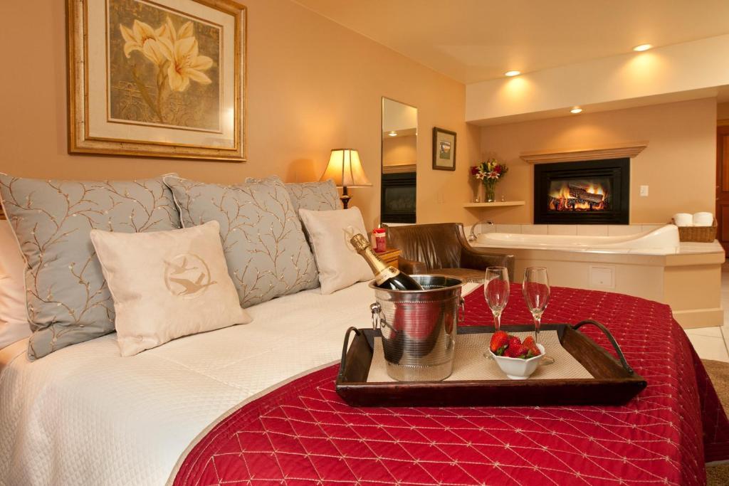 On The Creek Hotel 3*